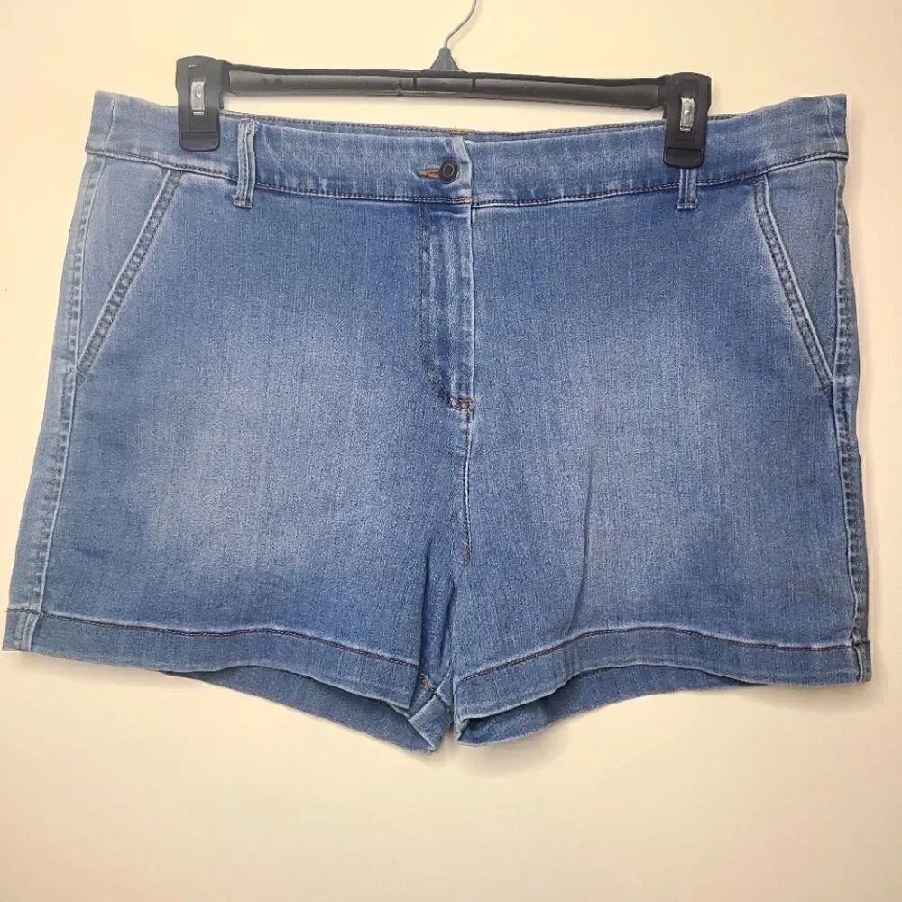 Sugar Magnolia Light Blue Denim Plus Size Shorts Size 18